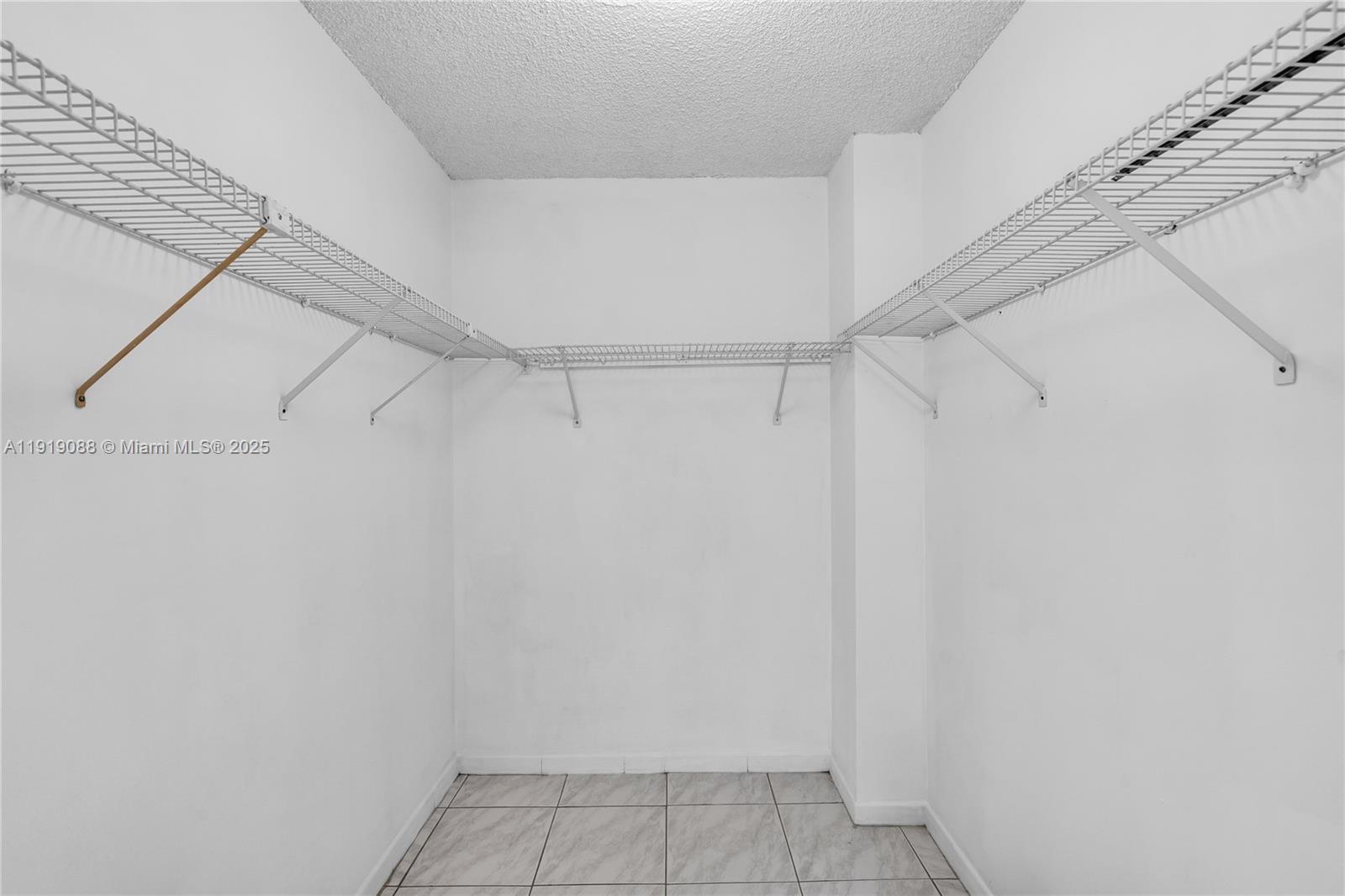 1420 Brickell Bay Dr #608B Miami, FL 33131