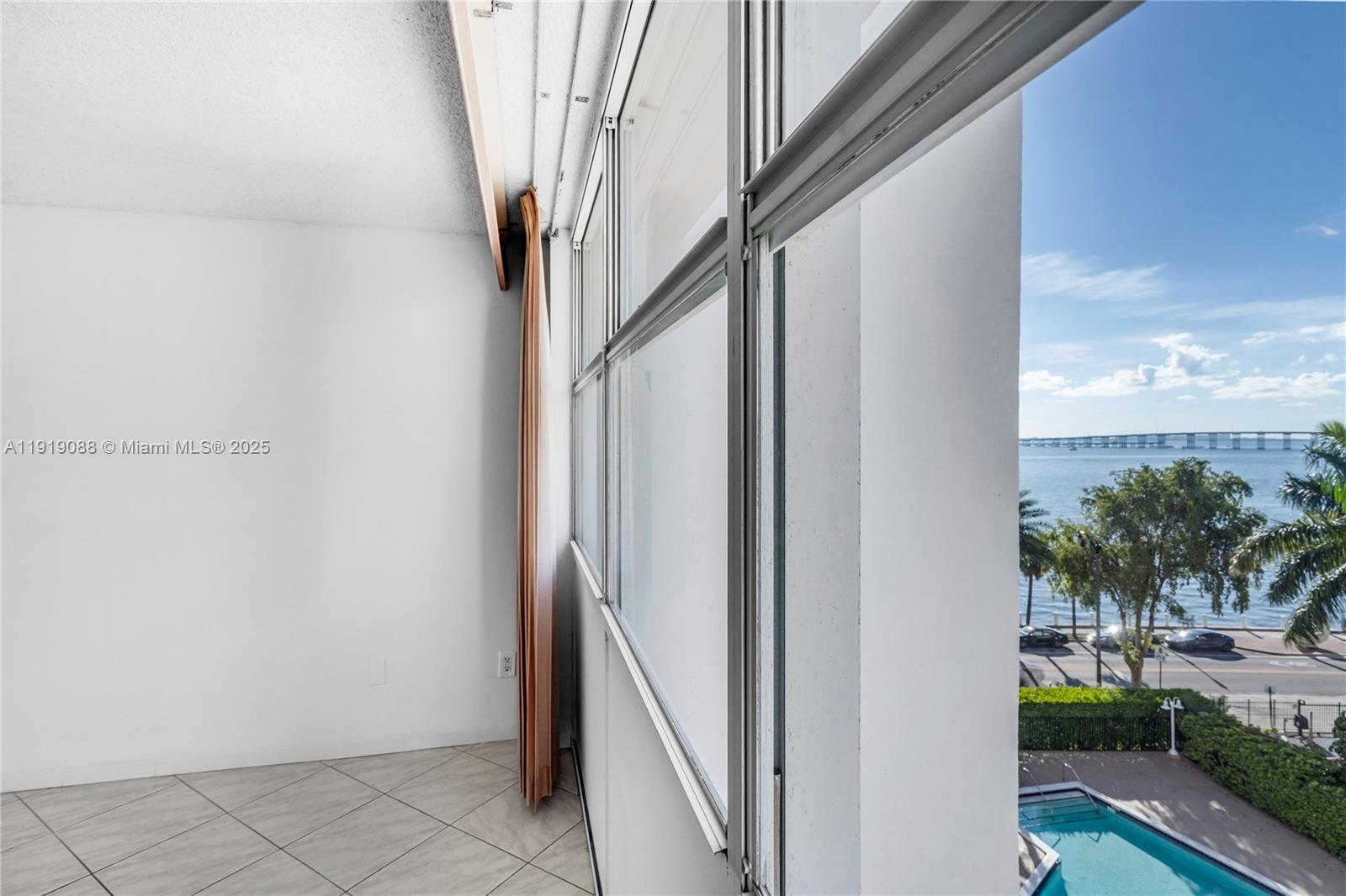 1420 Brickell Bay Dr #608B Miami, FL 33131