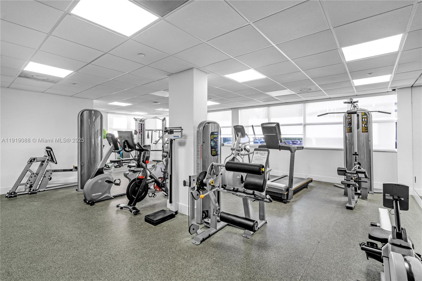 1420 Brickell Bay Dr #608B Miami, FL 33131