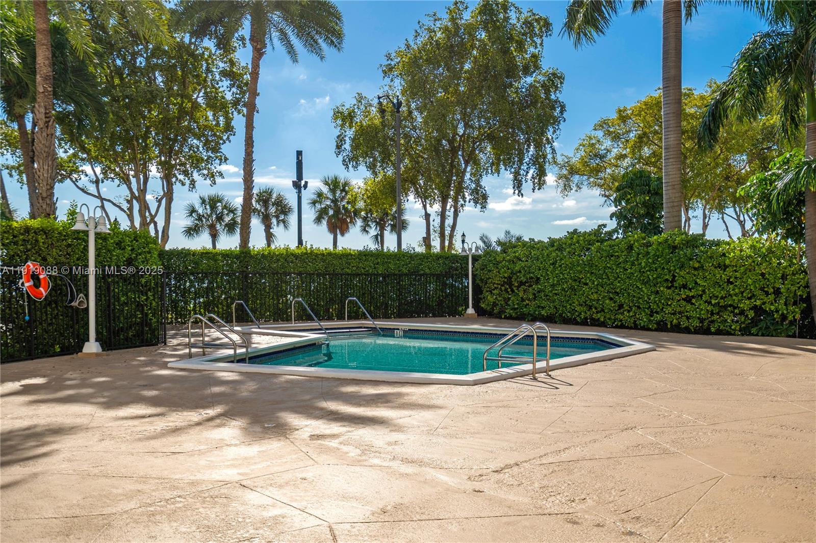 1420 Brickell Bay Dr #608B Miami, FL 33131