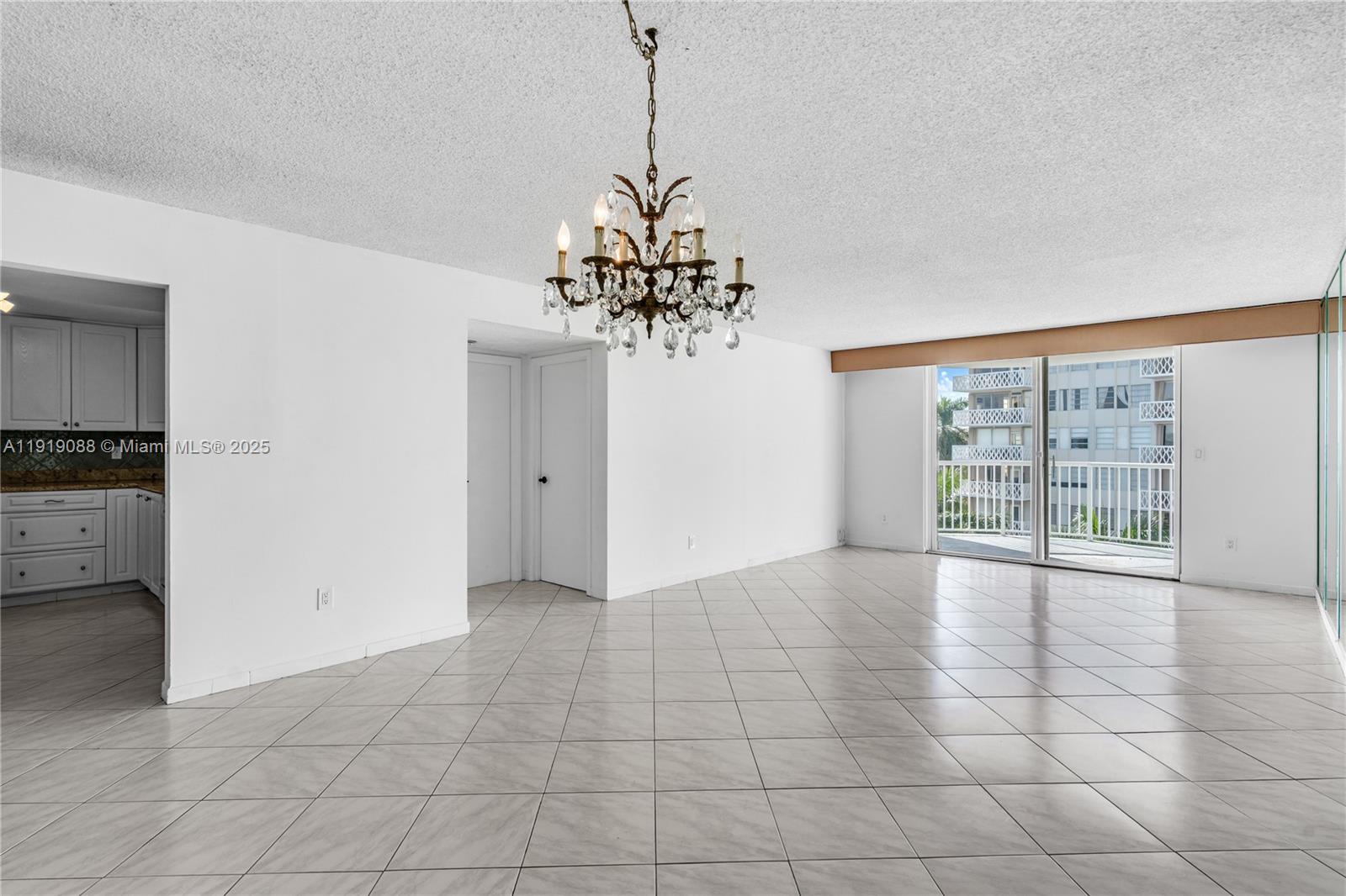 1420 Brickell Bay Dr #608B Miami, FL 33131