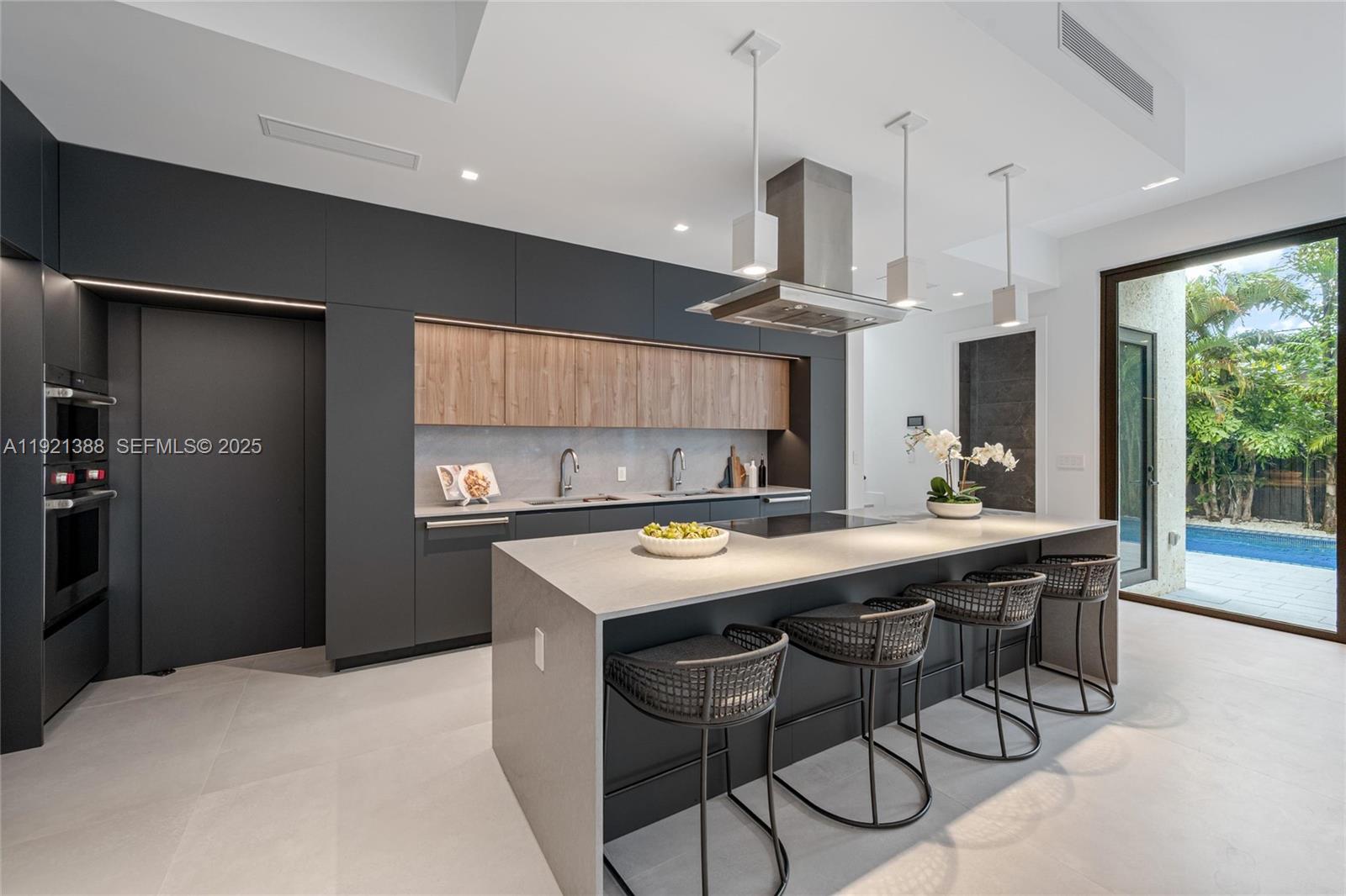 4235 NW 1st Ave Miami, FL 33127