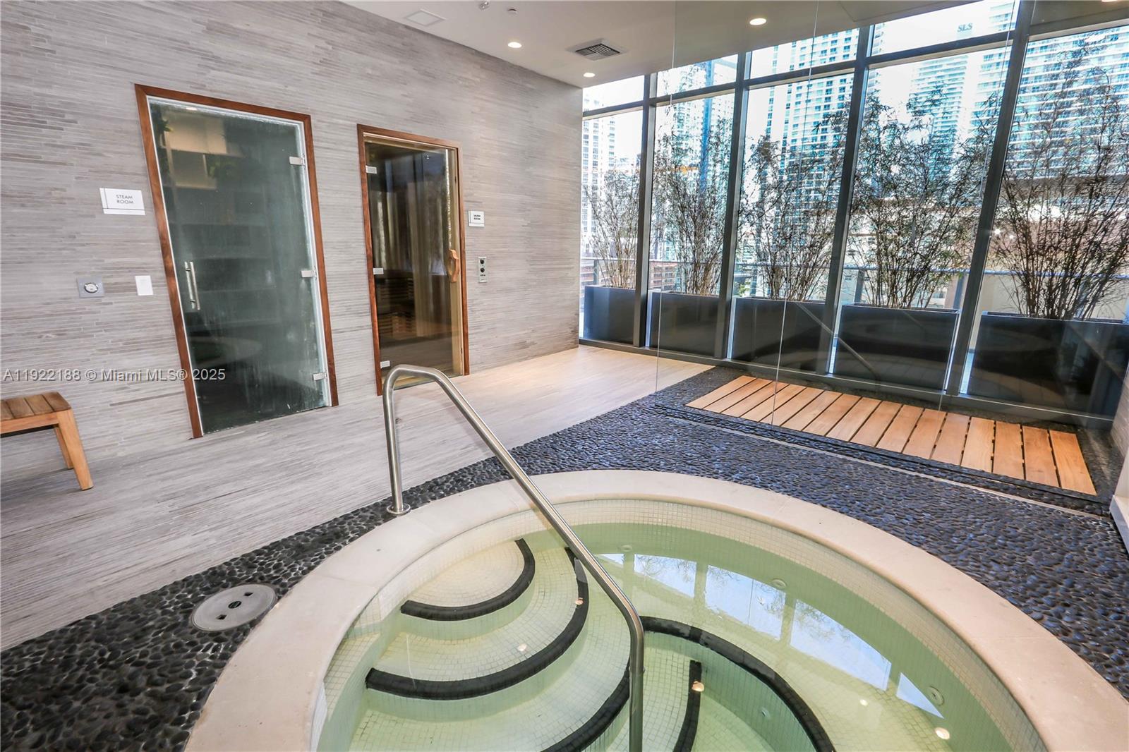 image Brickell Heights East21