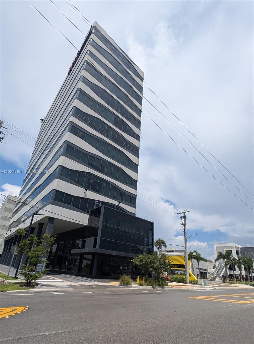 19790 W Dixie Hwy #1002