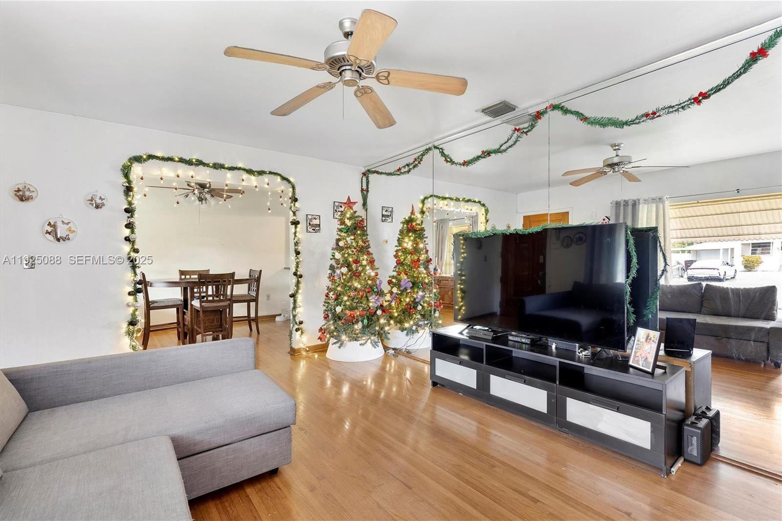 355 W 54th St Hialeah, FL 33012