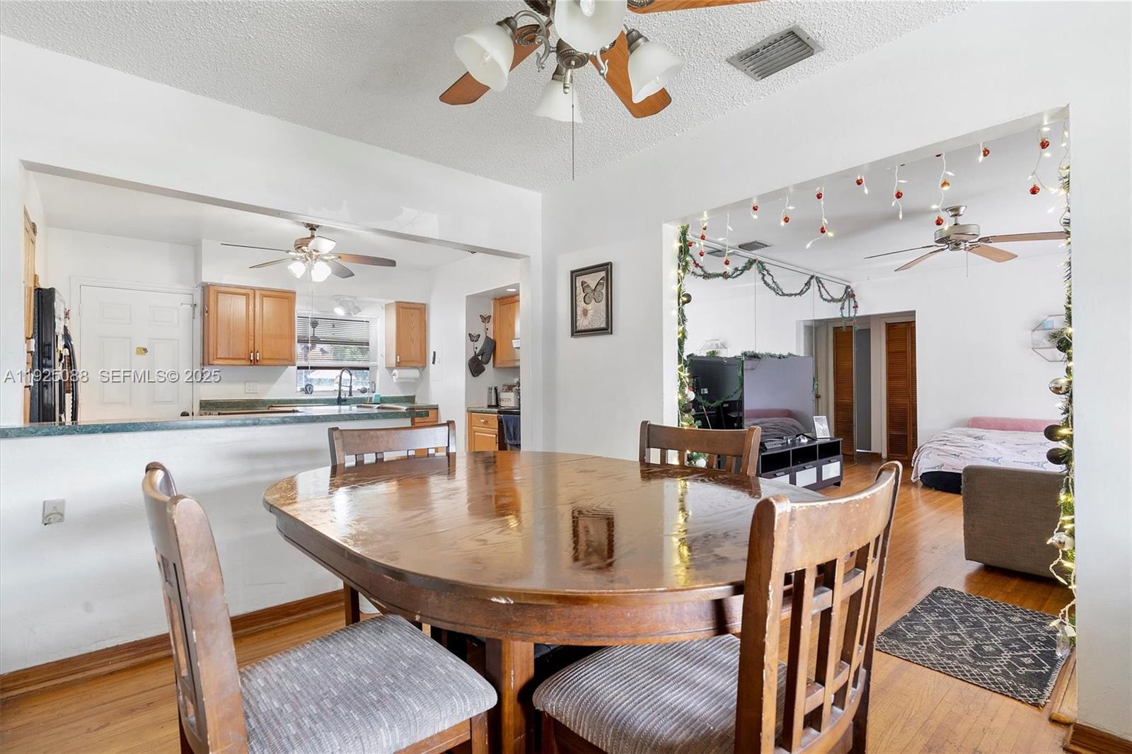 355 W 54th St Hialeah, FL 33012