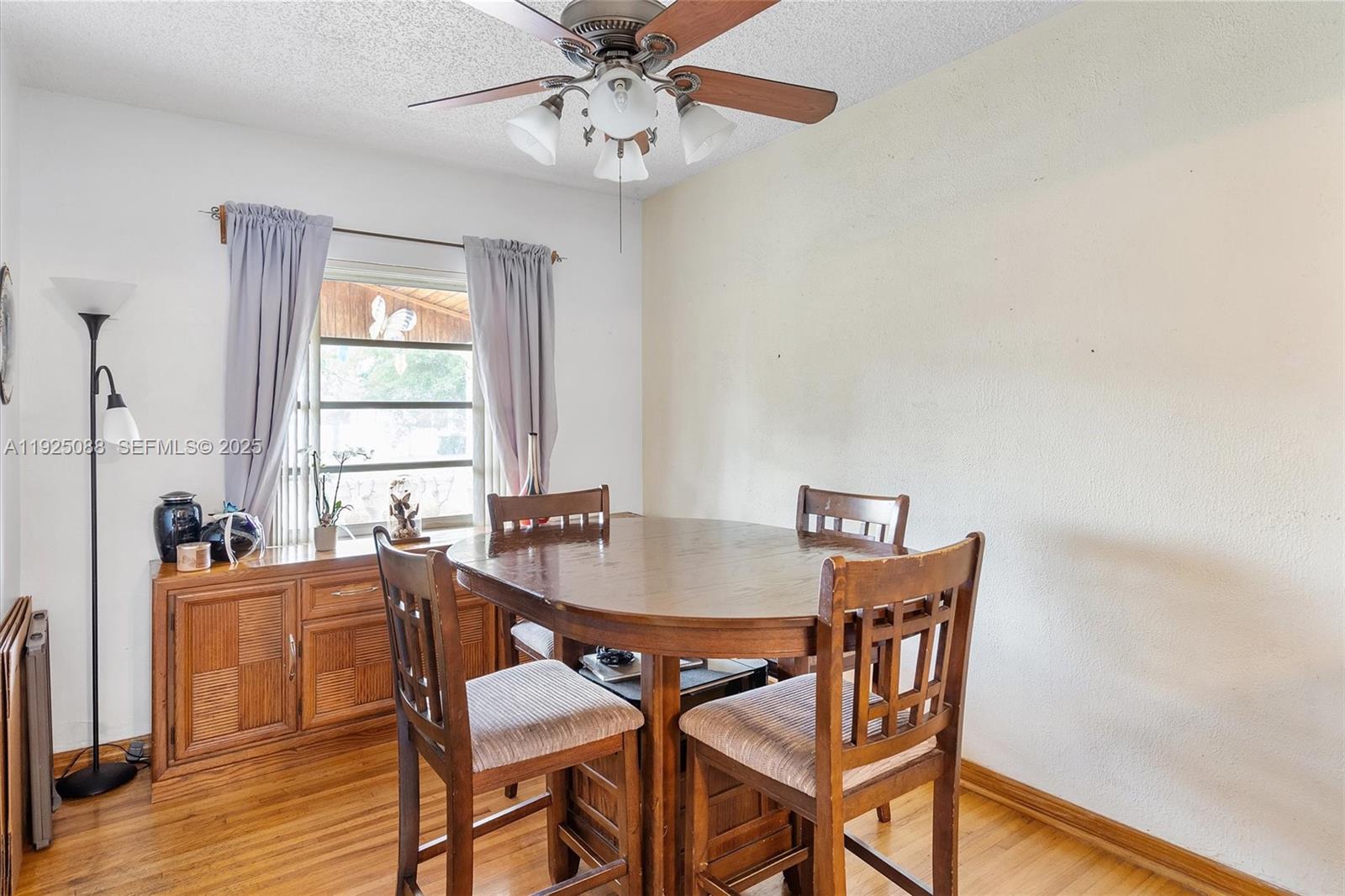 355 W 54th St Hialeah, FL 33012