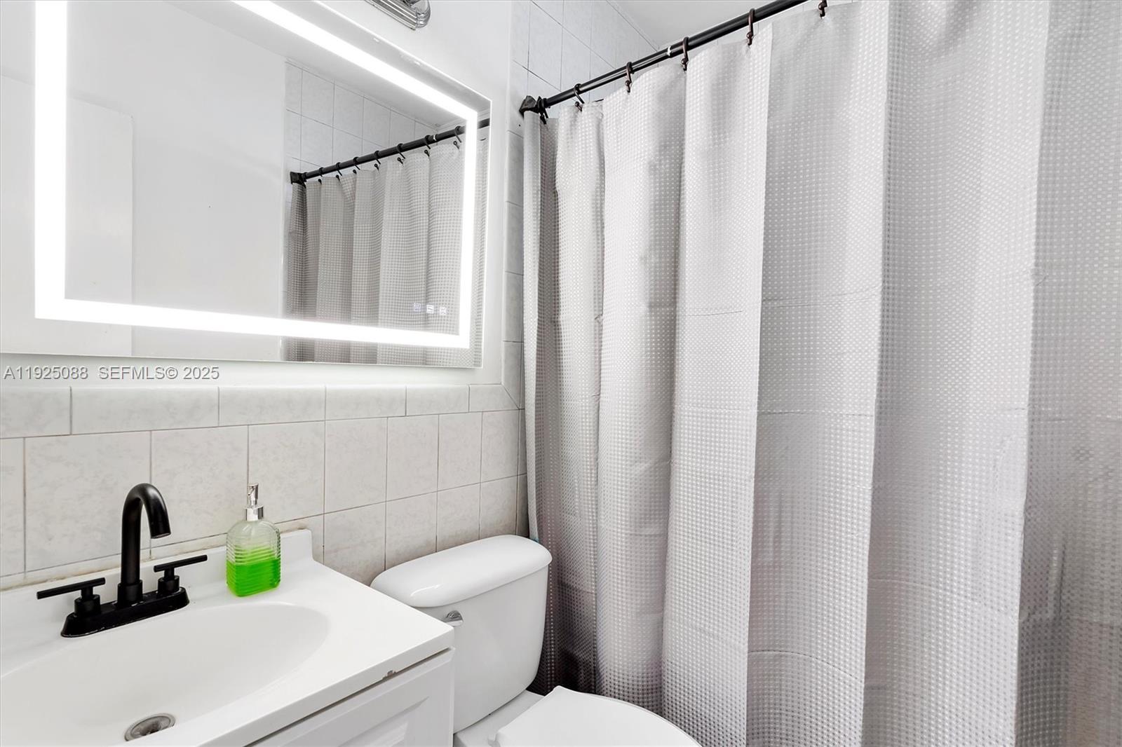 355 W 54th St Hialeah, FL 33012