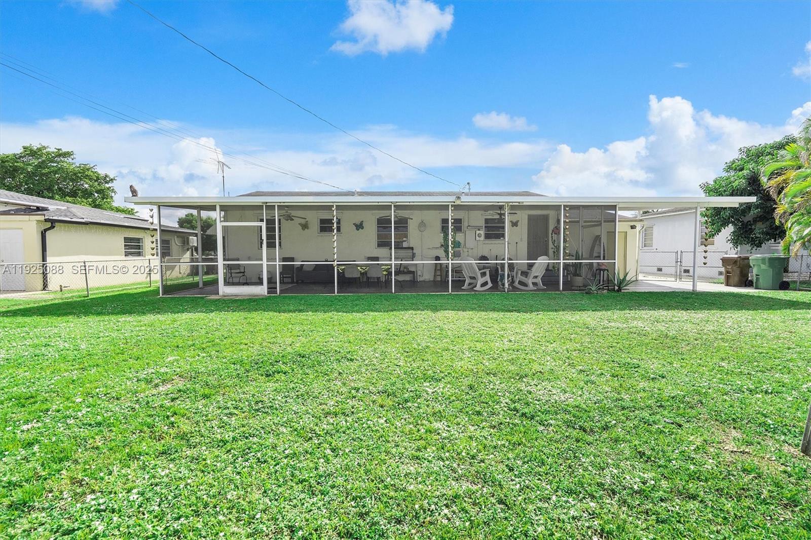 355 W 54th St Hialeah, FL 33012