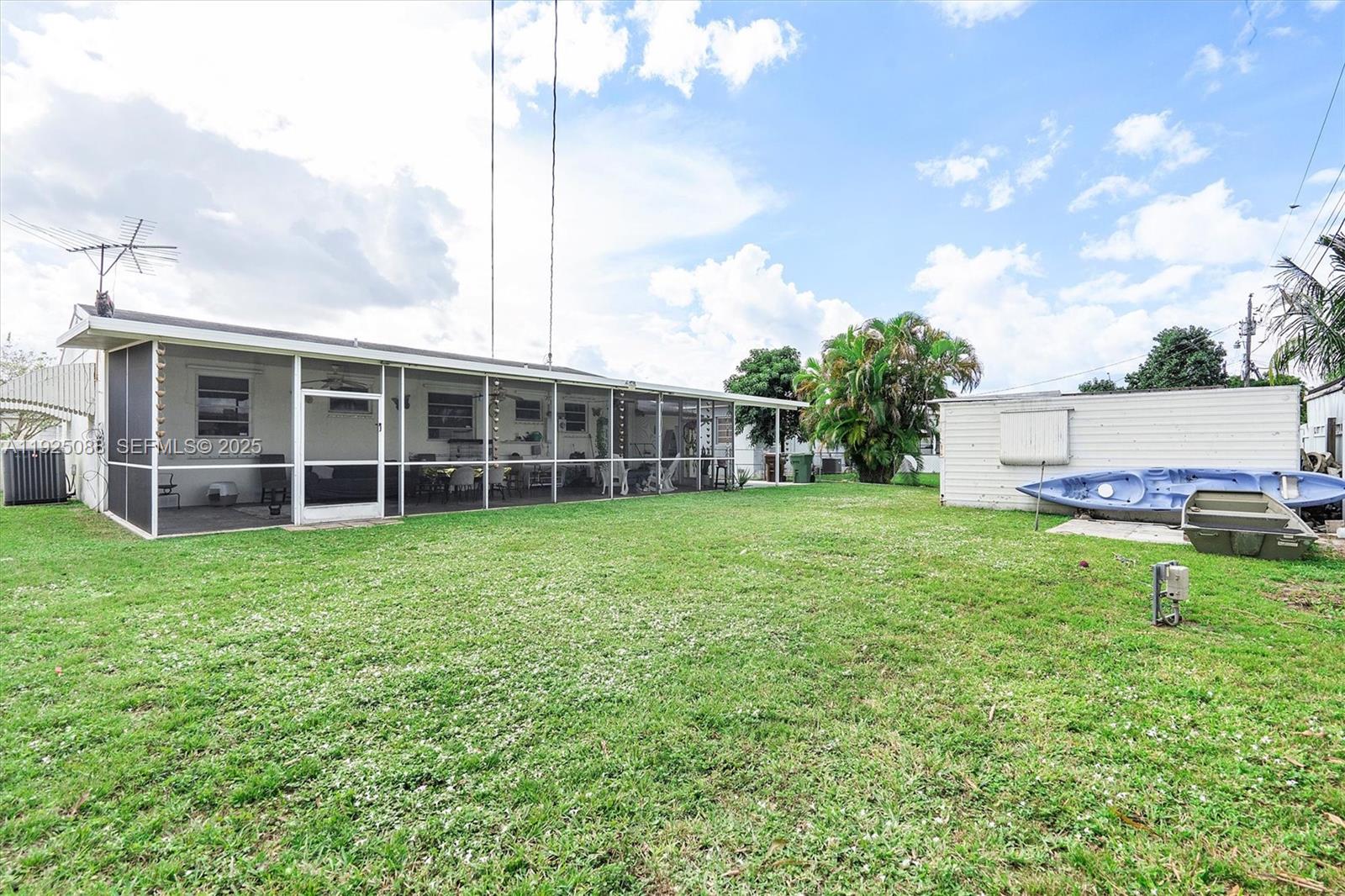 355 W 54th St Hialeah, FL 33012