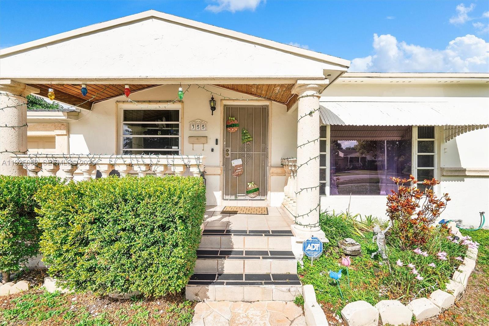 355 W 54th St Hialeah, FL 33012