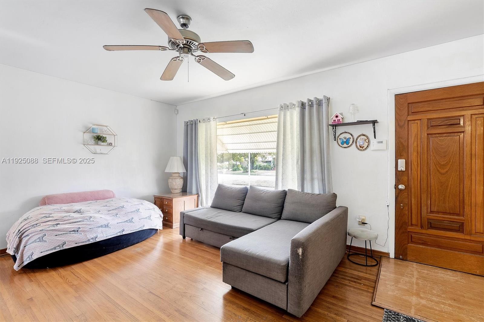 355 W 54th St Hialeah, FL 33012