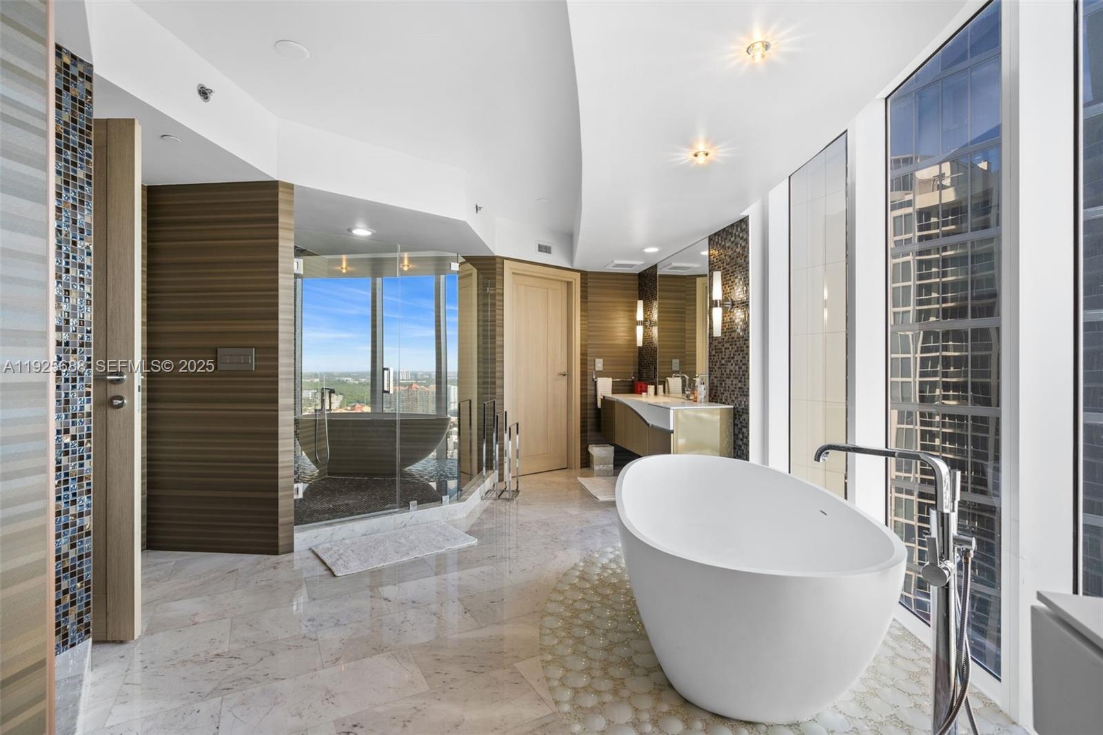 image Ocean Four Condo9