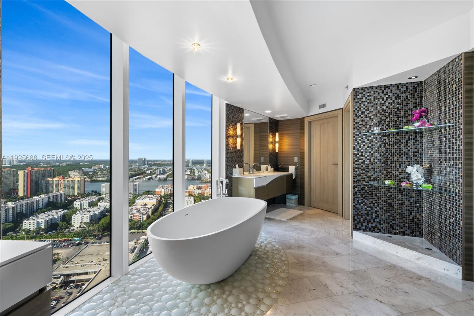 image Ocean Four Condo10