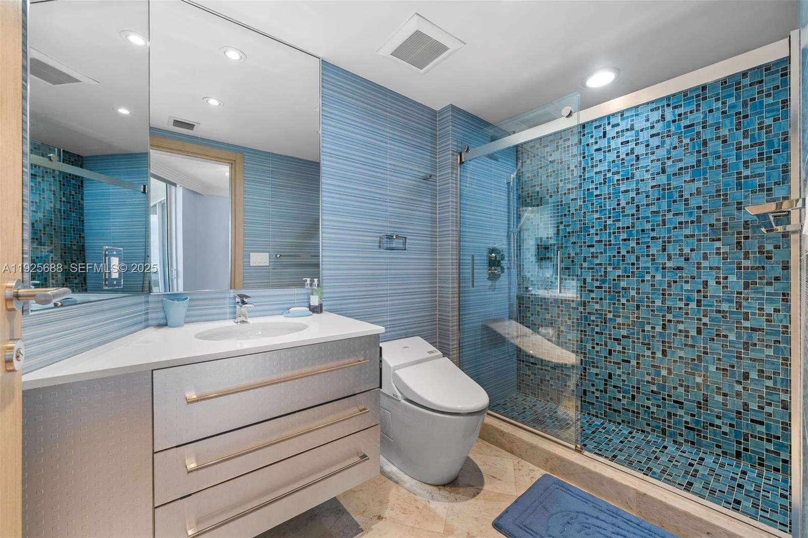 image Ocean Four Condo16