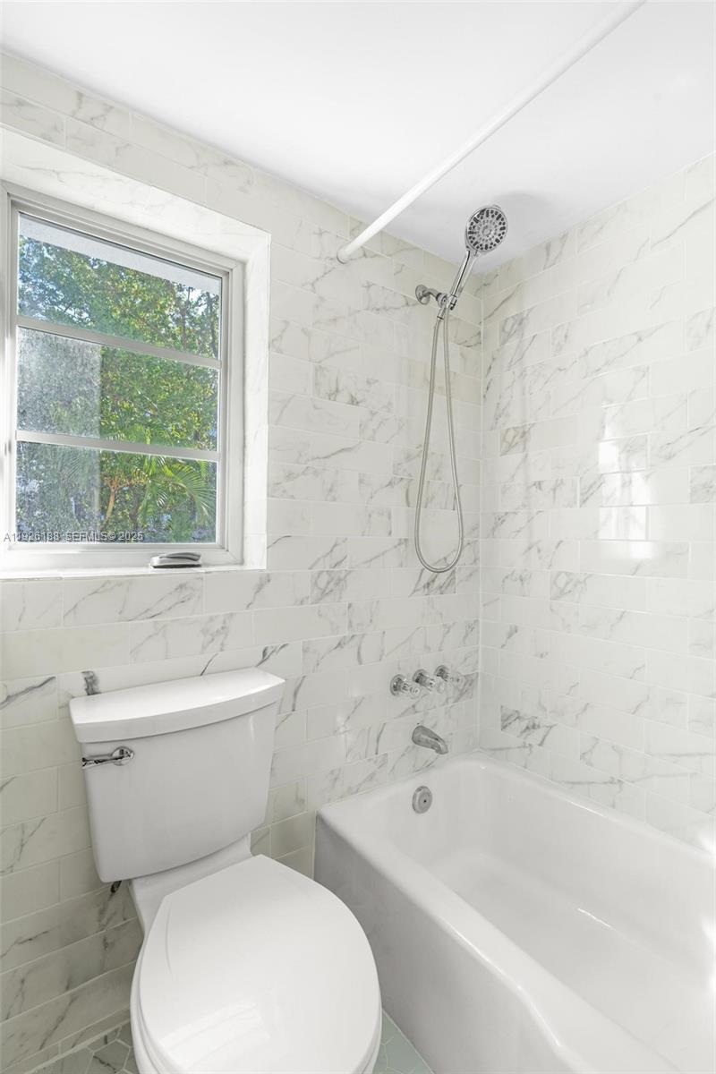 1820 James Ave #2A Miami Beach, FL 33139