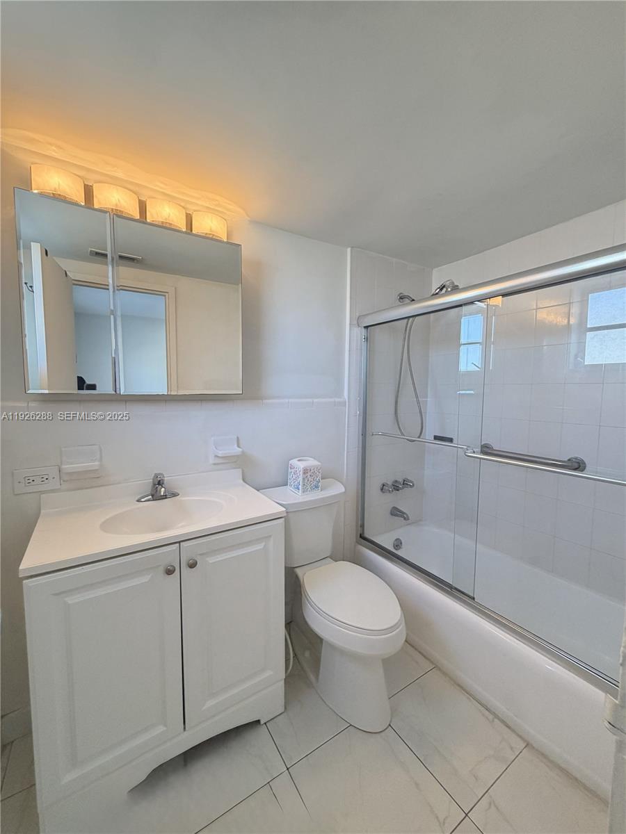 9700 E Bay Hbr Dr #408 Bay Harbor Islands, FL 33154