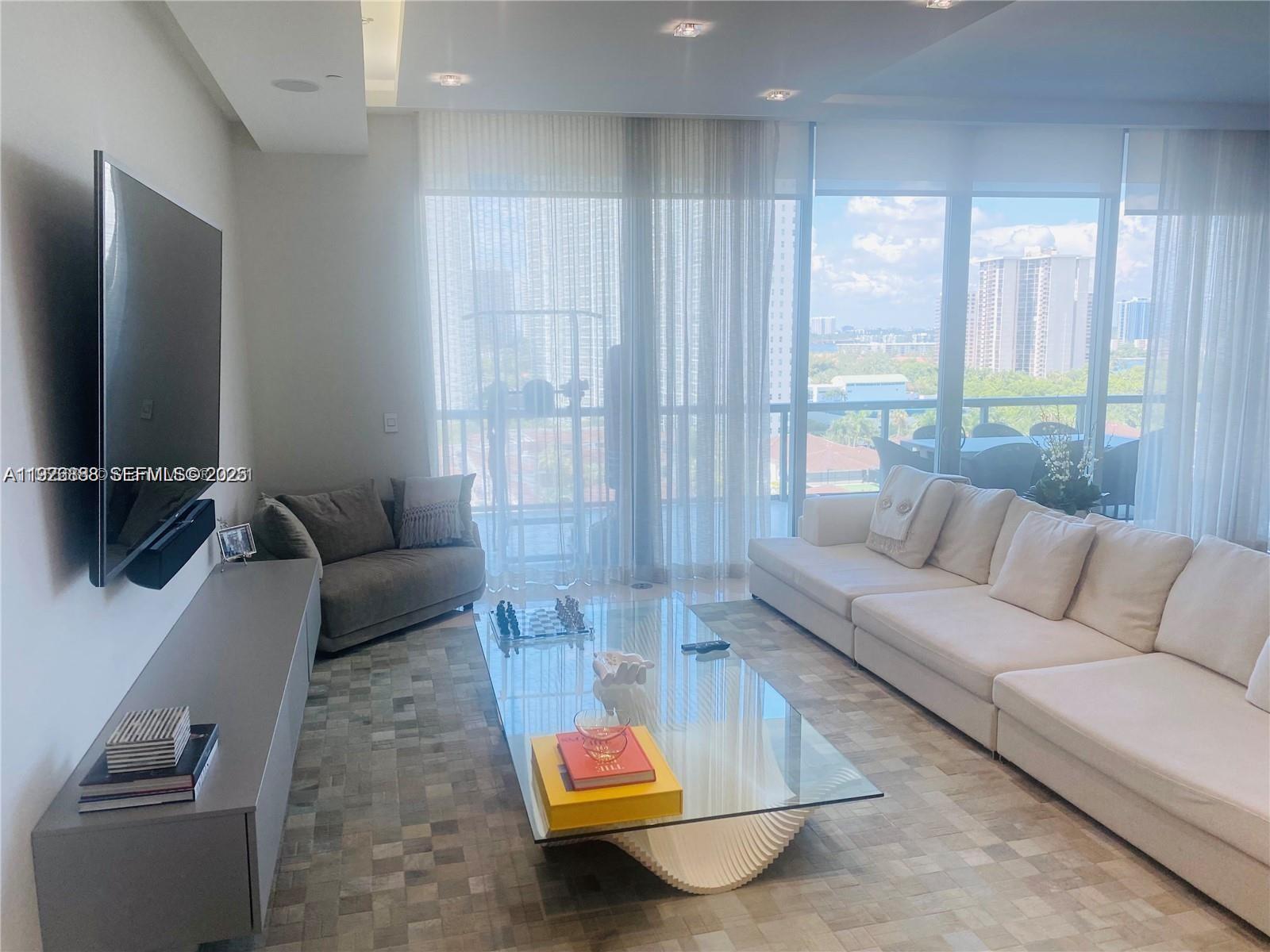 3300 NE 188th St #LPH09 Aventura, FL 33180