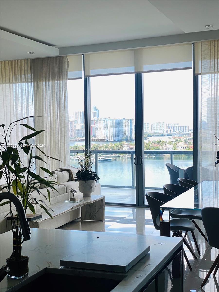 3300 NE 188th St #LPH09 Aventura, FL 33180