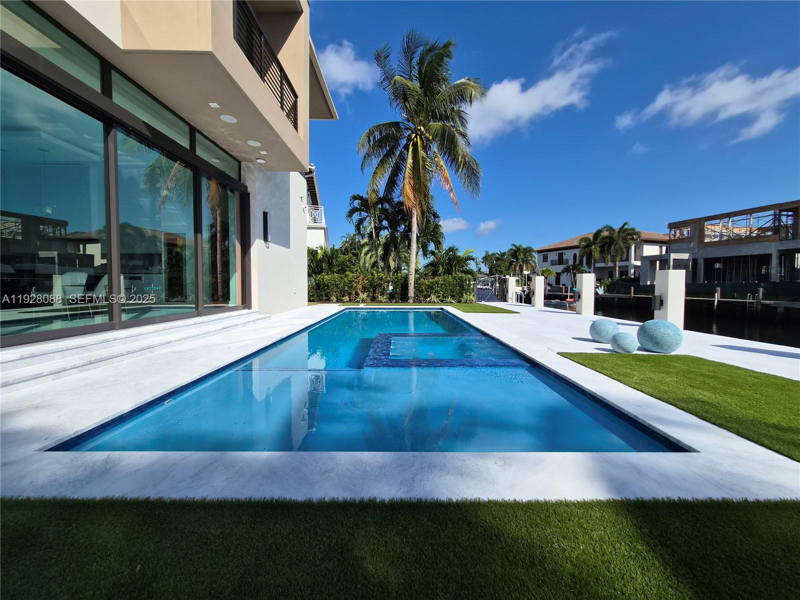 4910 NE 27th Ave Lighthouse Point, FL 33064