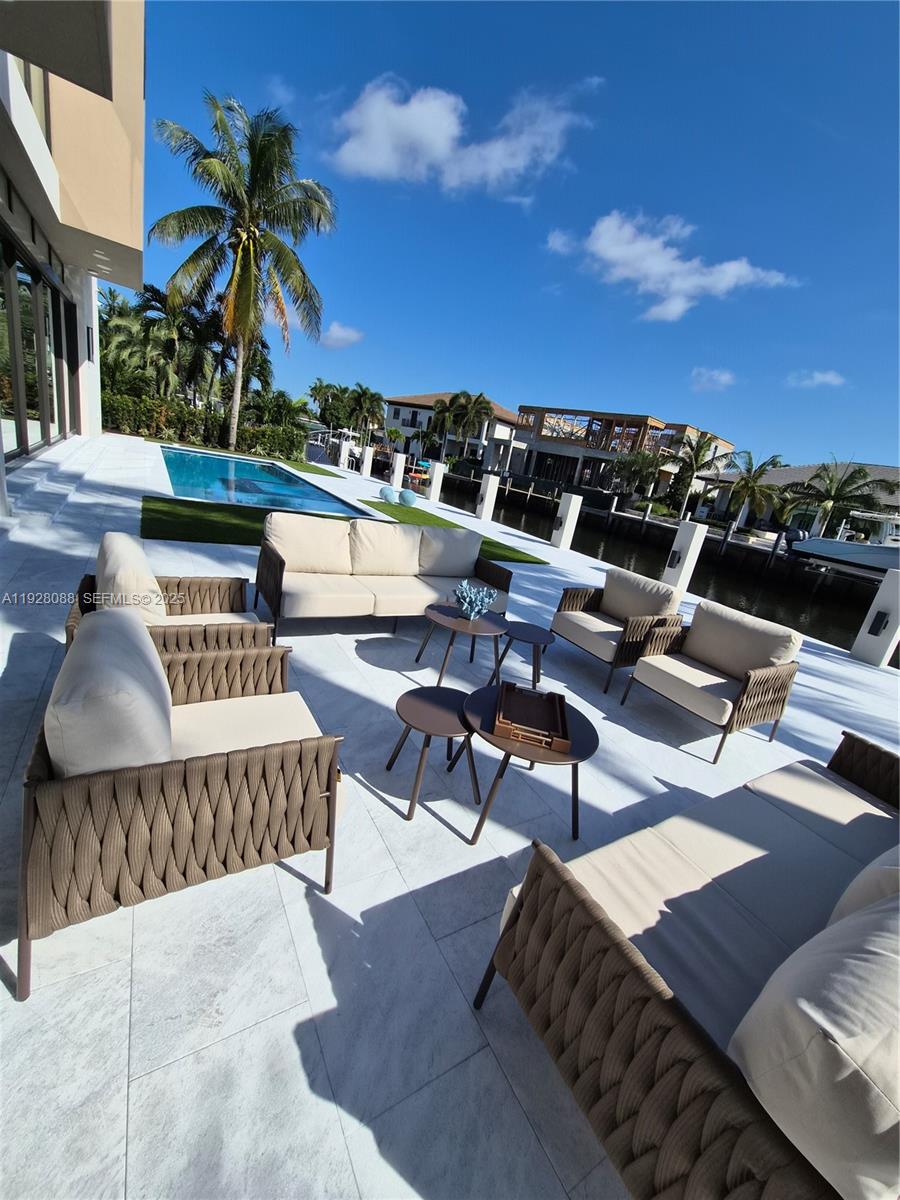 4910 NE 27th Ave Lighthouse Point, FL 33064