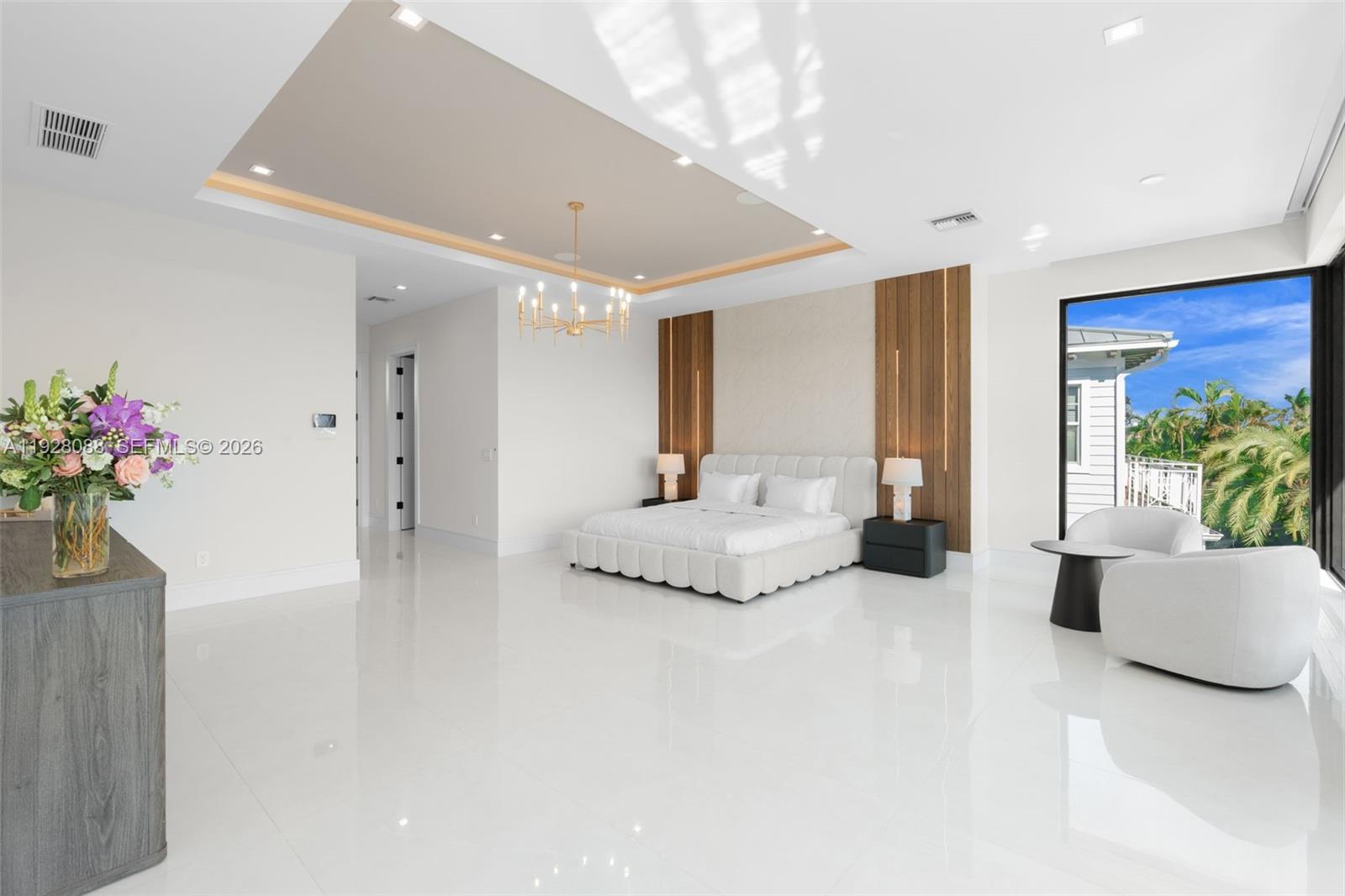 4910 NE 27th Ave Lighthouse Point, FL 33064