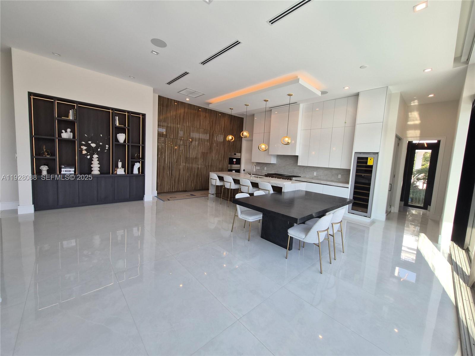 4910 NE 27th Ave Lighthouse Point, FL 33064