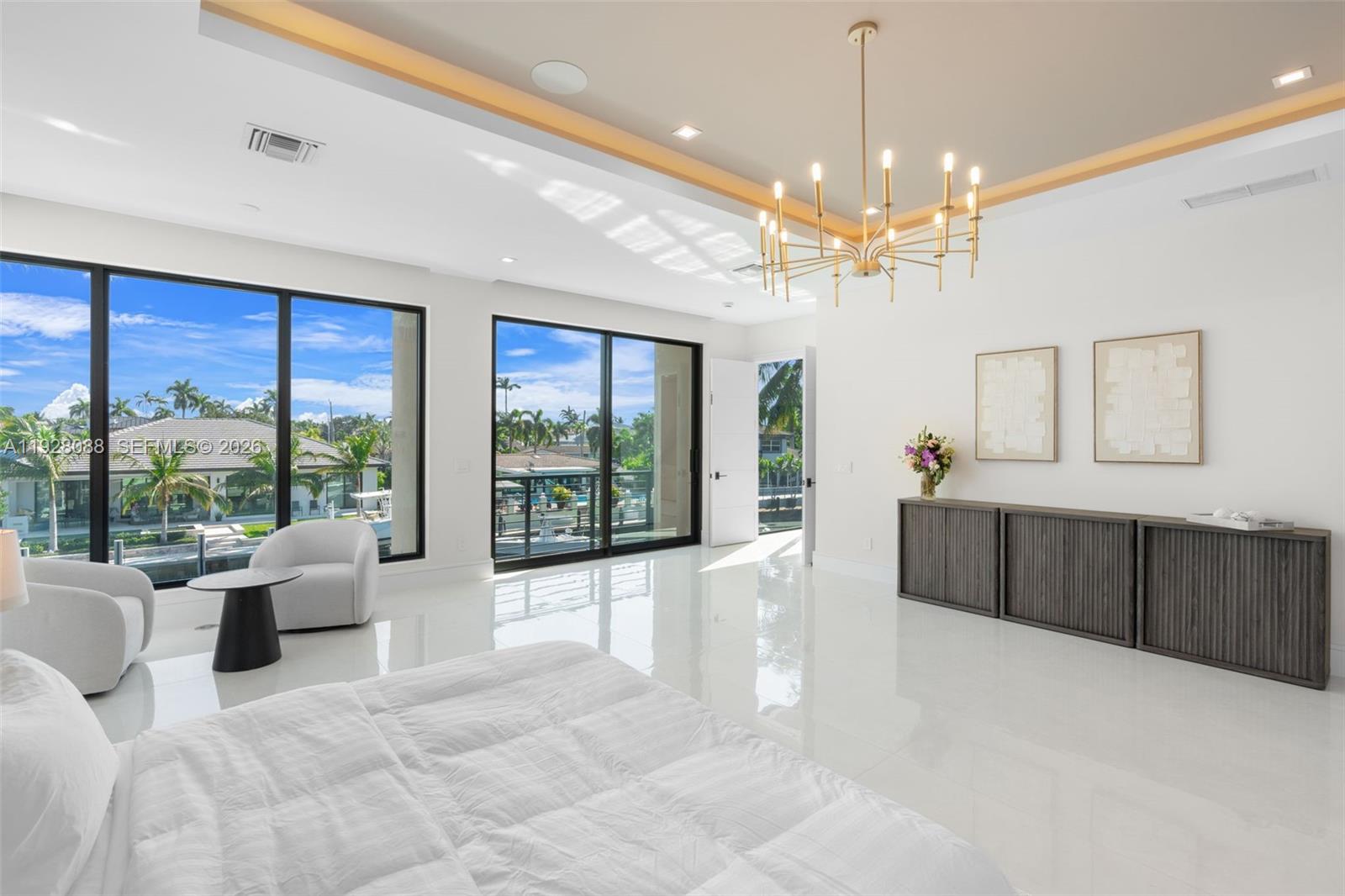 4910 NE 27th Ave Lighthouse Point, FL 33064