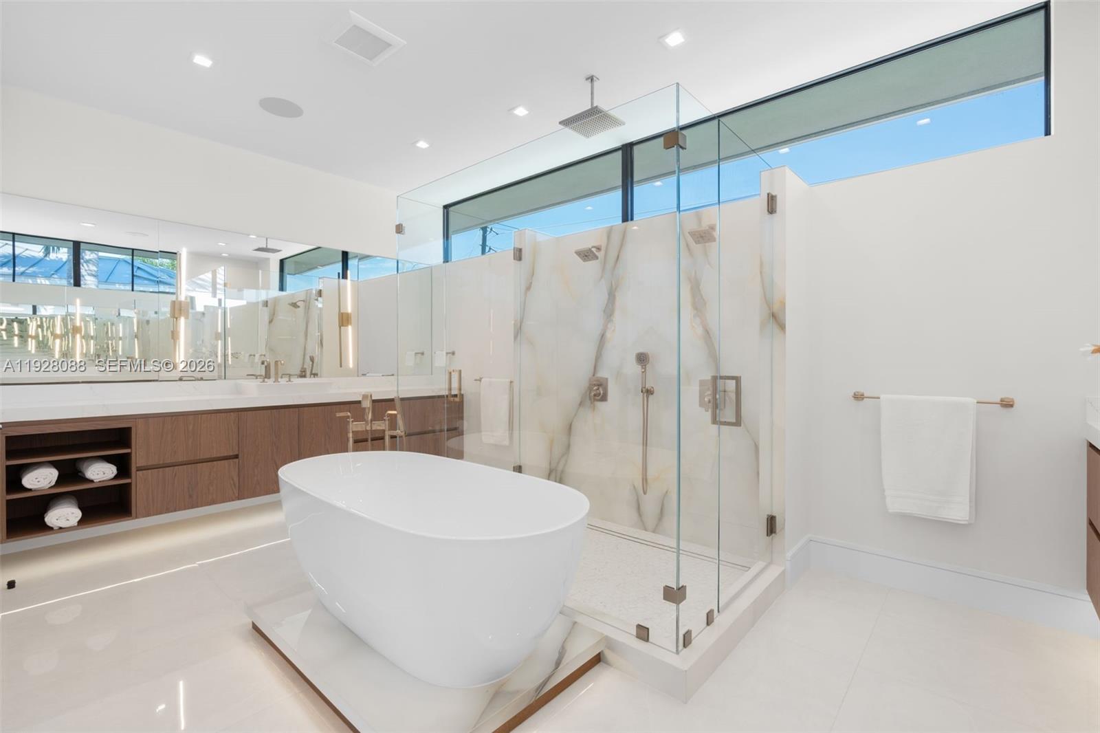 4910 NE 27th Ave Lighthouse Point, FL 33064