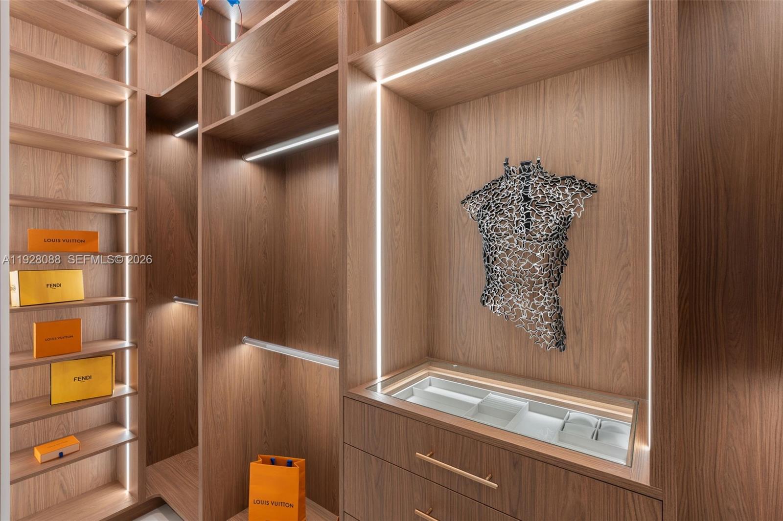 4910 NE 27th Ave Lighthouse Point, FL 33064