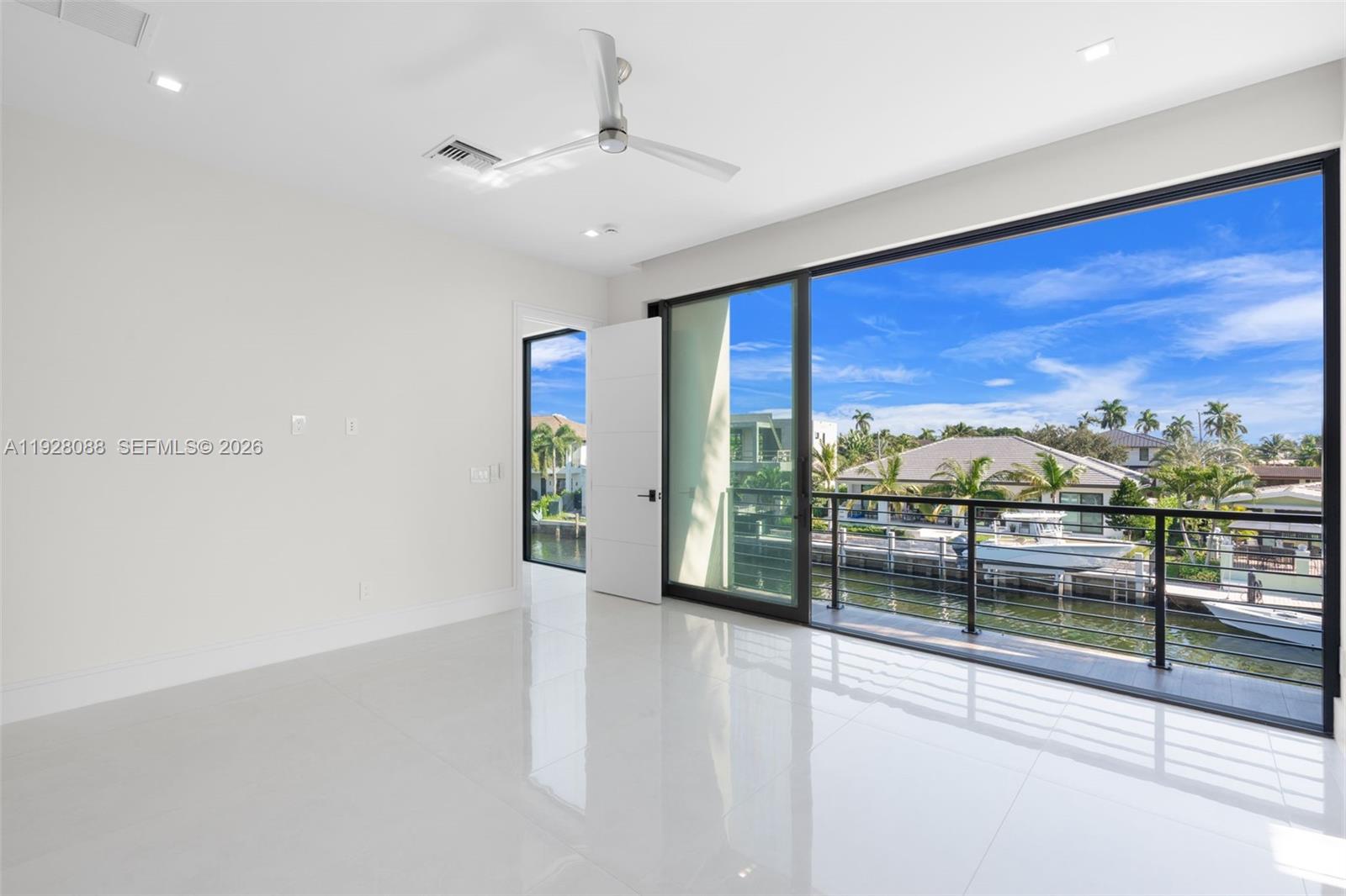 4910 NE 27th Ave Lighthouse Point, FL 33064