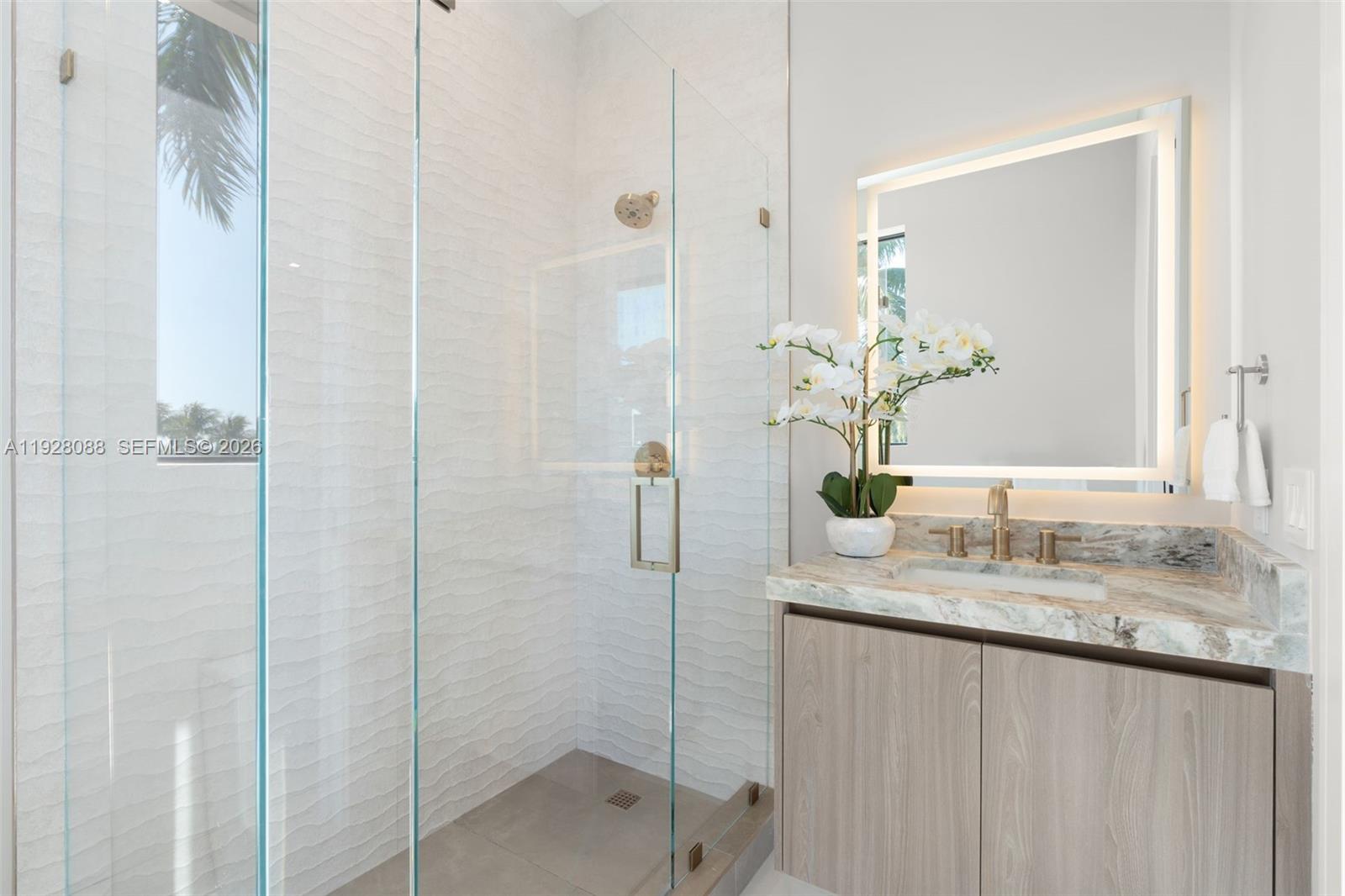 4910 NE 27th Ave Lighthouse Point, FL 33064