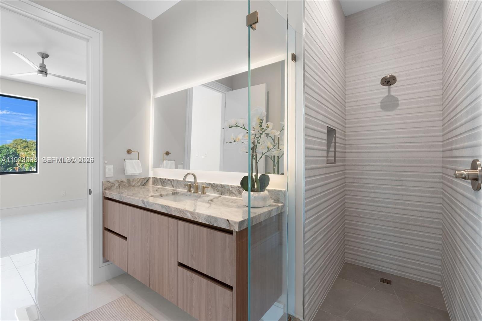 4910 NE 27th Ave Lighthouse Point, FL 33064