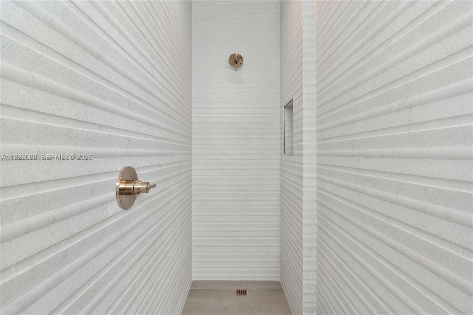 4910 NE 27th Ave Lighthouse Point, FL 33064