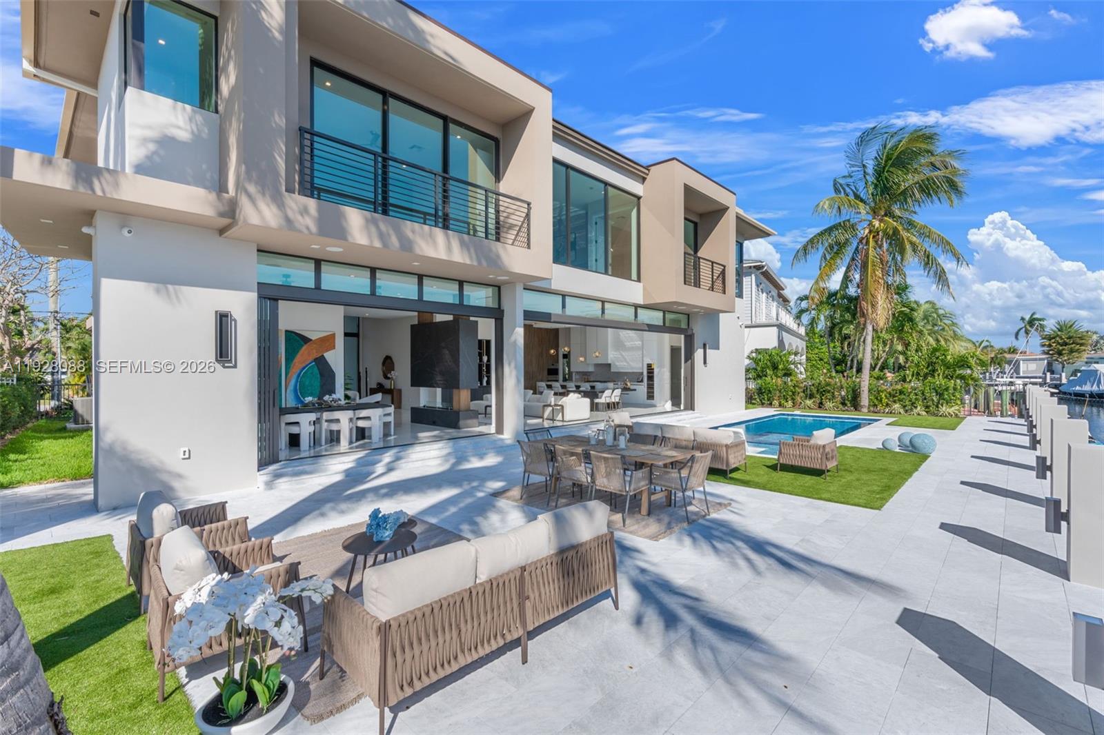 4910 NE 27th Ave Lighthouse Point, FL 33064