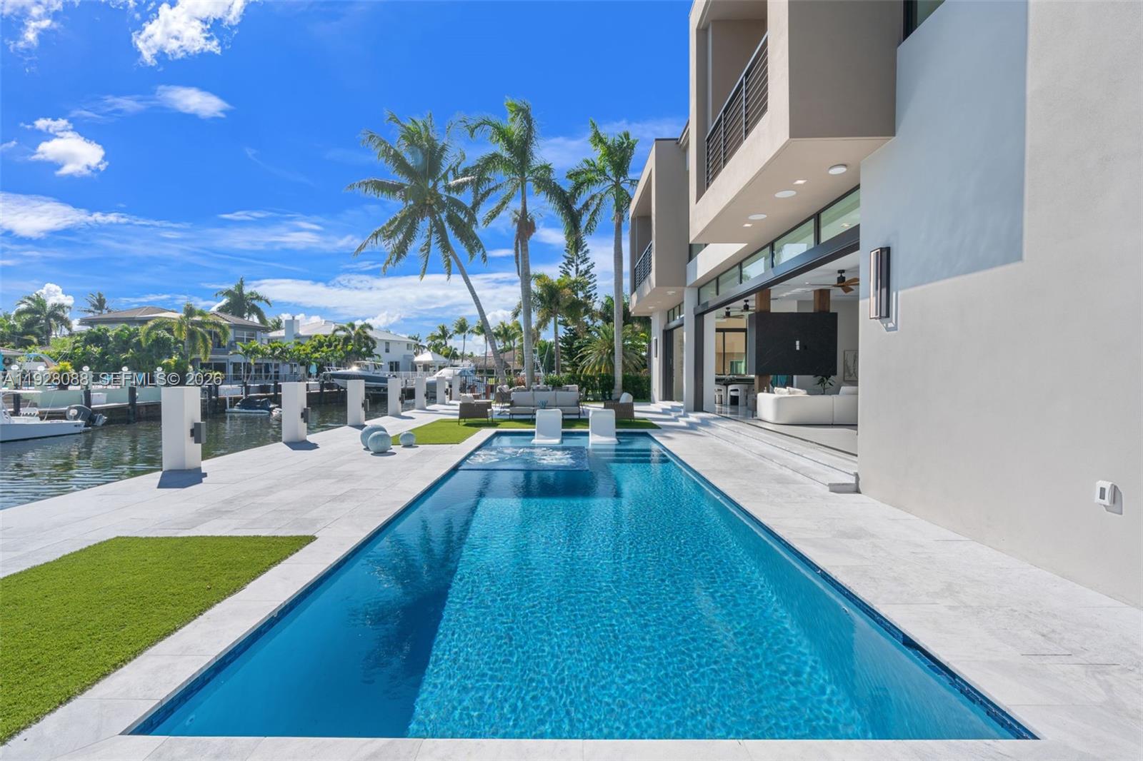 4910 NE 27th Ave Lighthouse Point, FL 33064