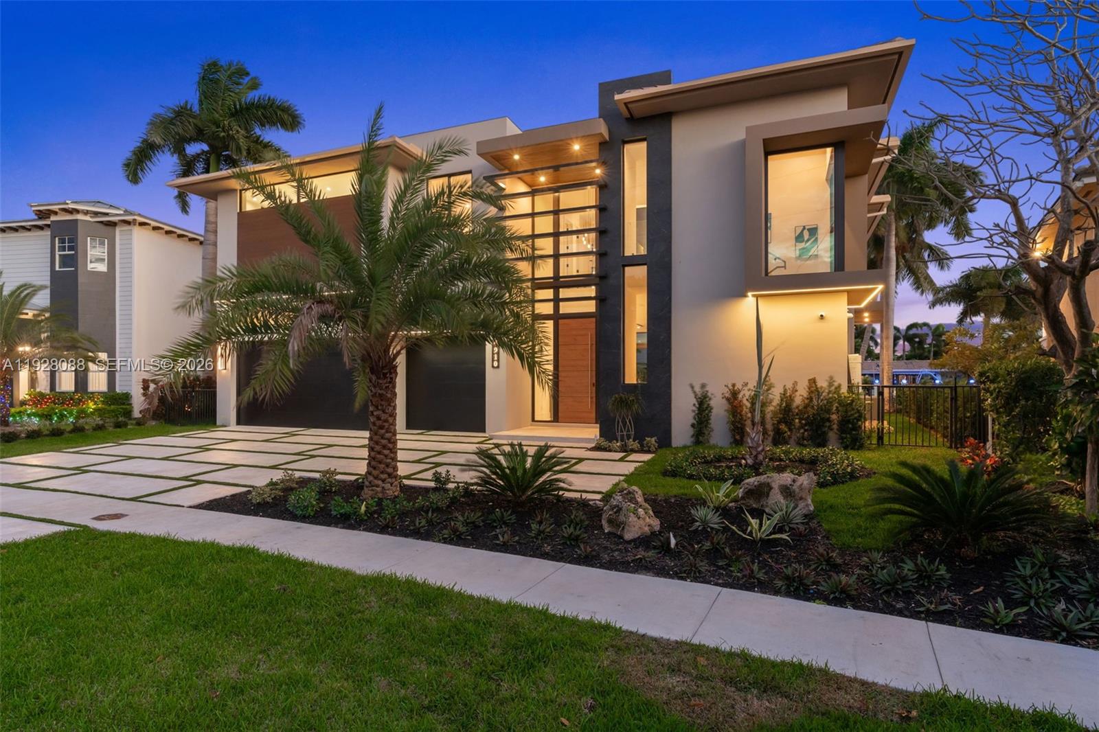 4910 NE 27th Ave Lighthouse Point, FL 33064