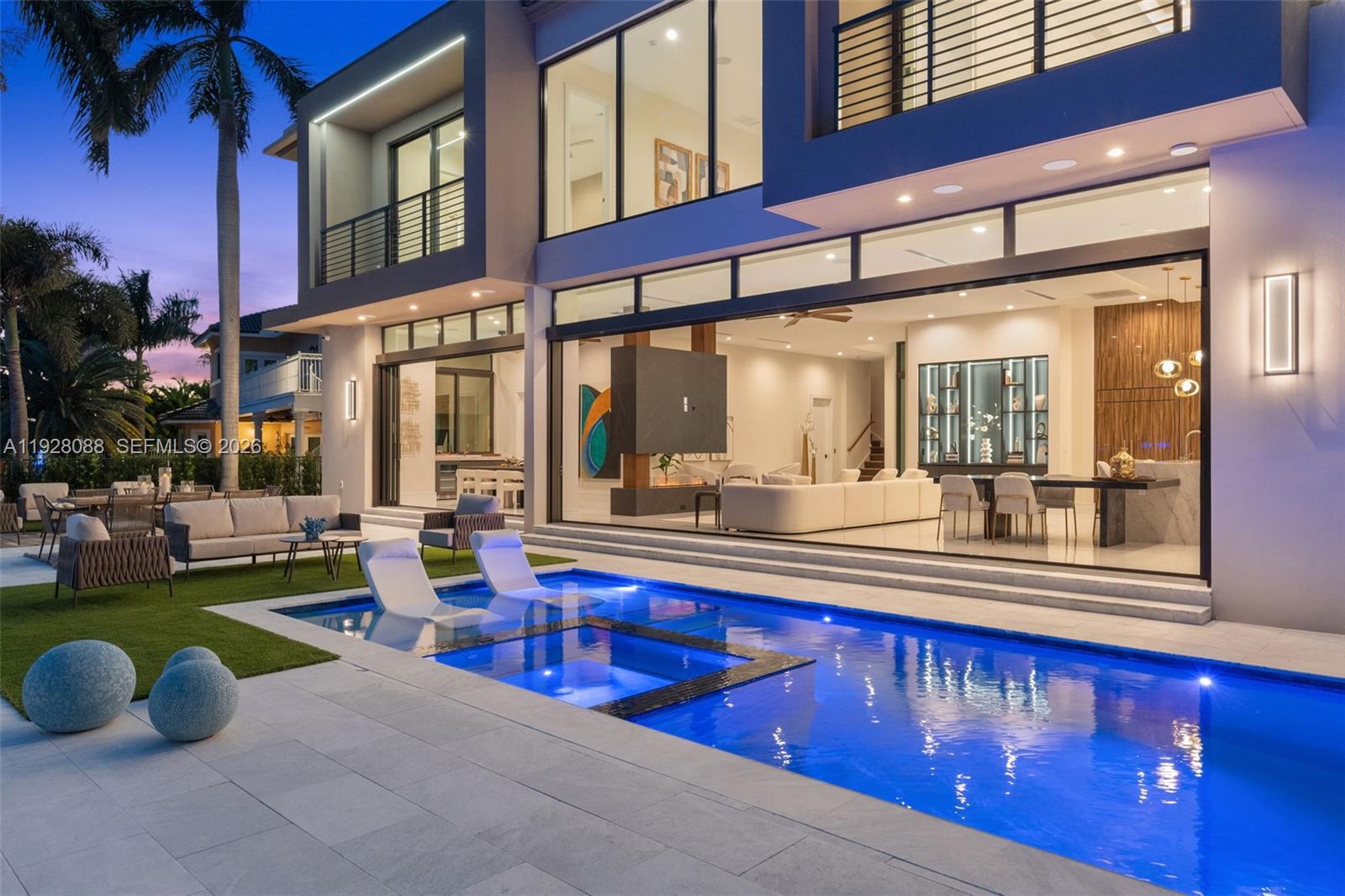 4910 NE 27th Ave Lighthouse Point, FL 33064