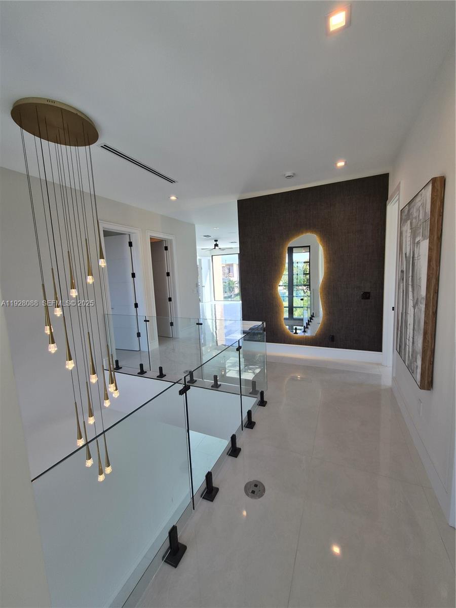 4910 NE 27th Ave Lighthouse Point, FL 33064