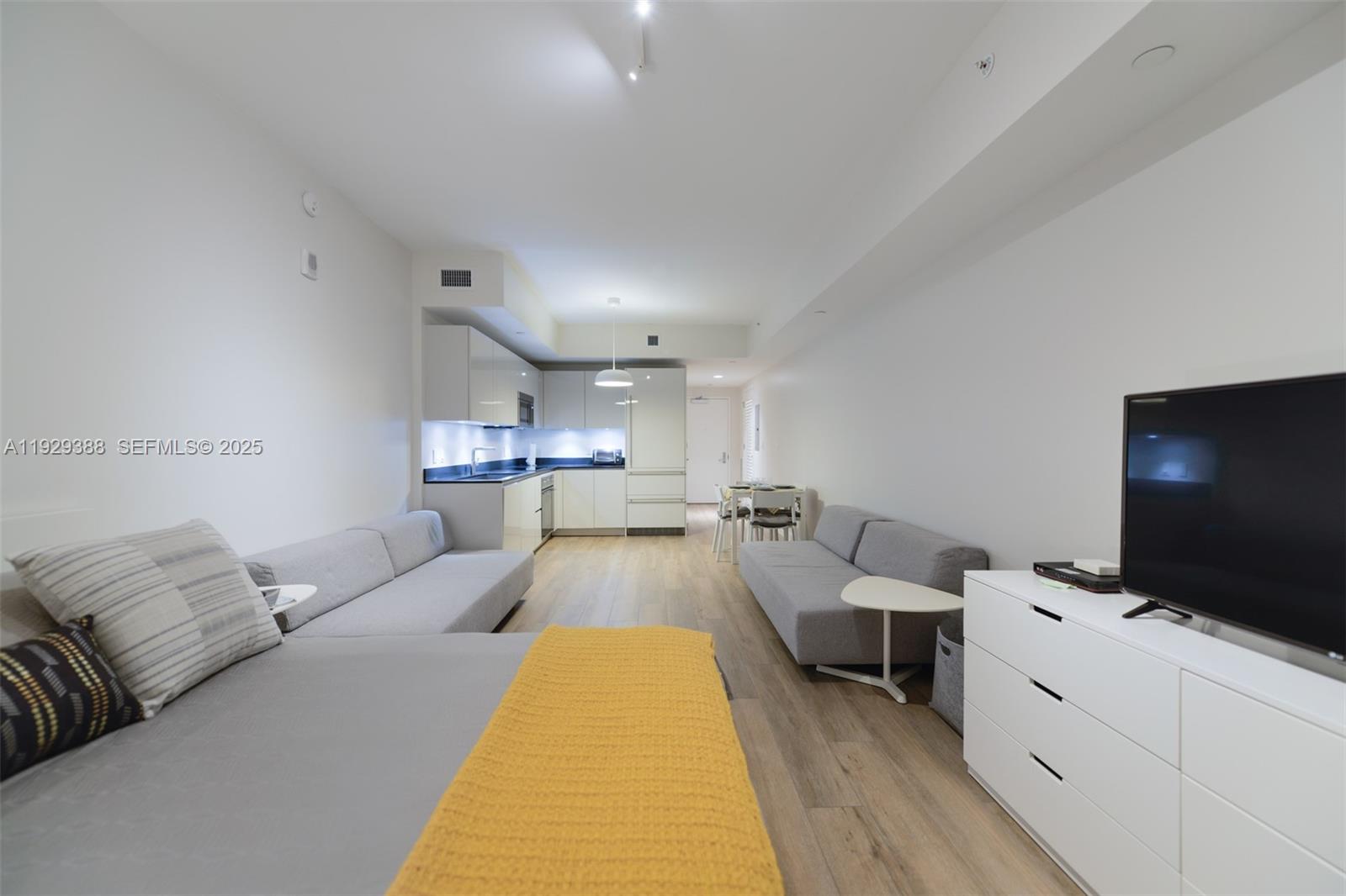 image 1010 Brickell10