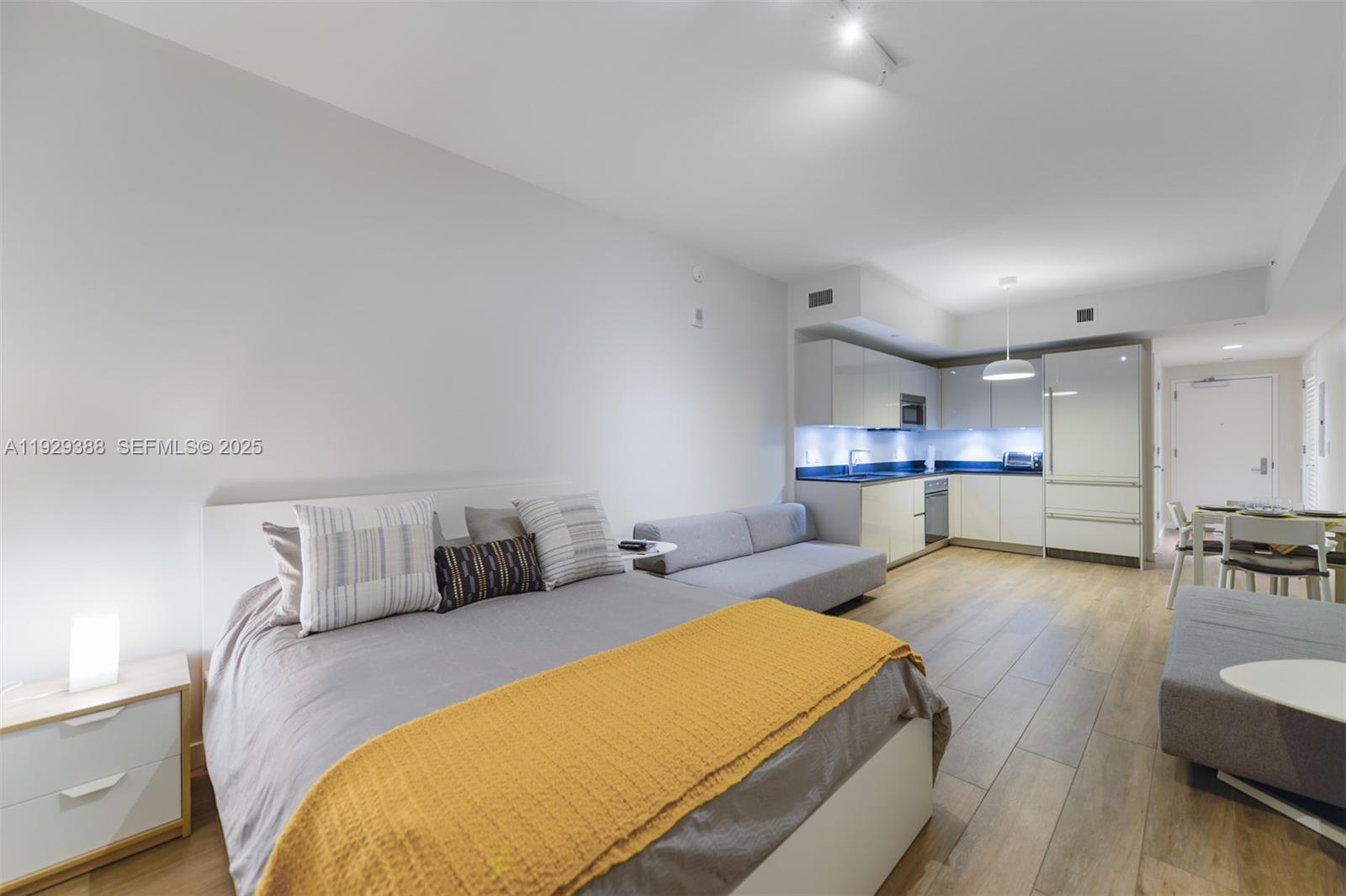 image 1010 Brickell8