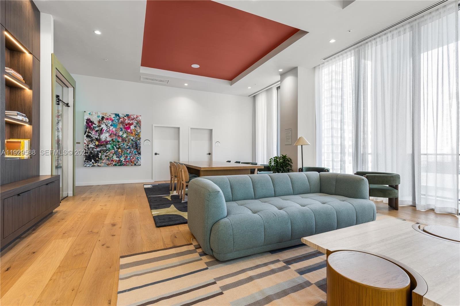 11 NE 6th #2610 Miami, FL 33132