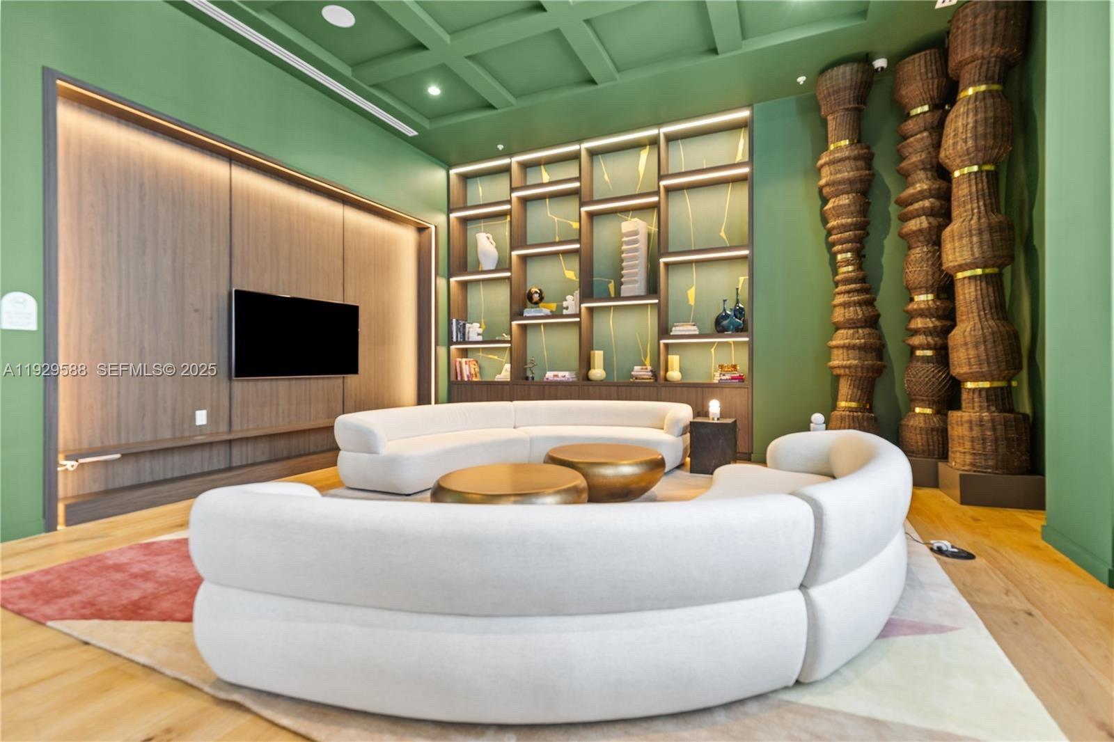 11 NE 6th #2610 Miami, FL 33132