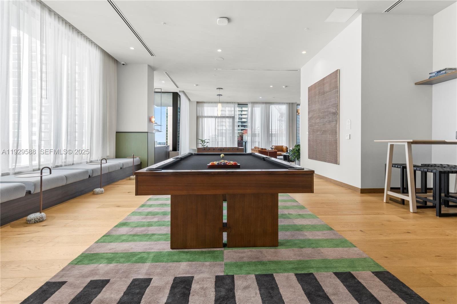 11 NE 6th #2610 Miami, FL 33132