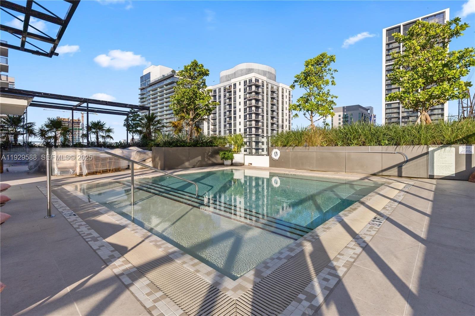 11 NE 6th #2610 Miami, FL 33132