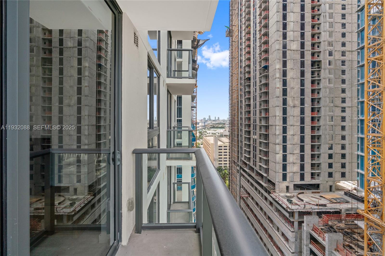 11 NE 6th St #2005 Miami, FL 33132