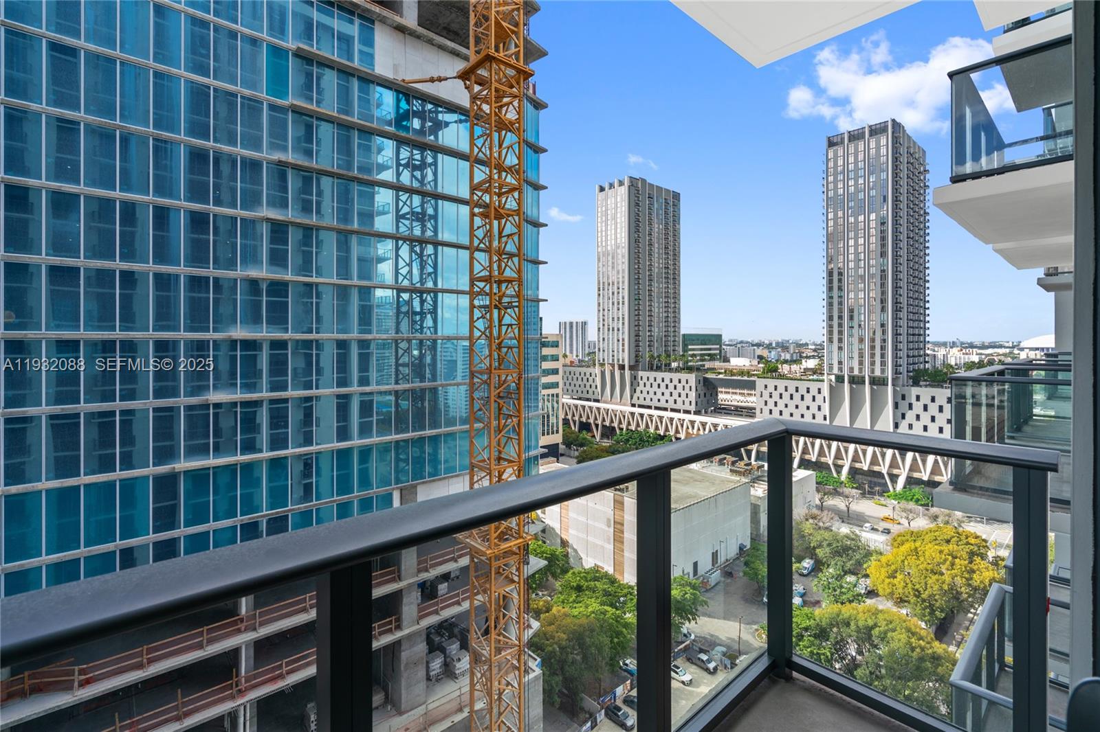 11 NE 6th St #2005 Miami, FL 33132