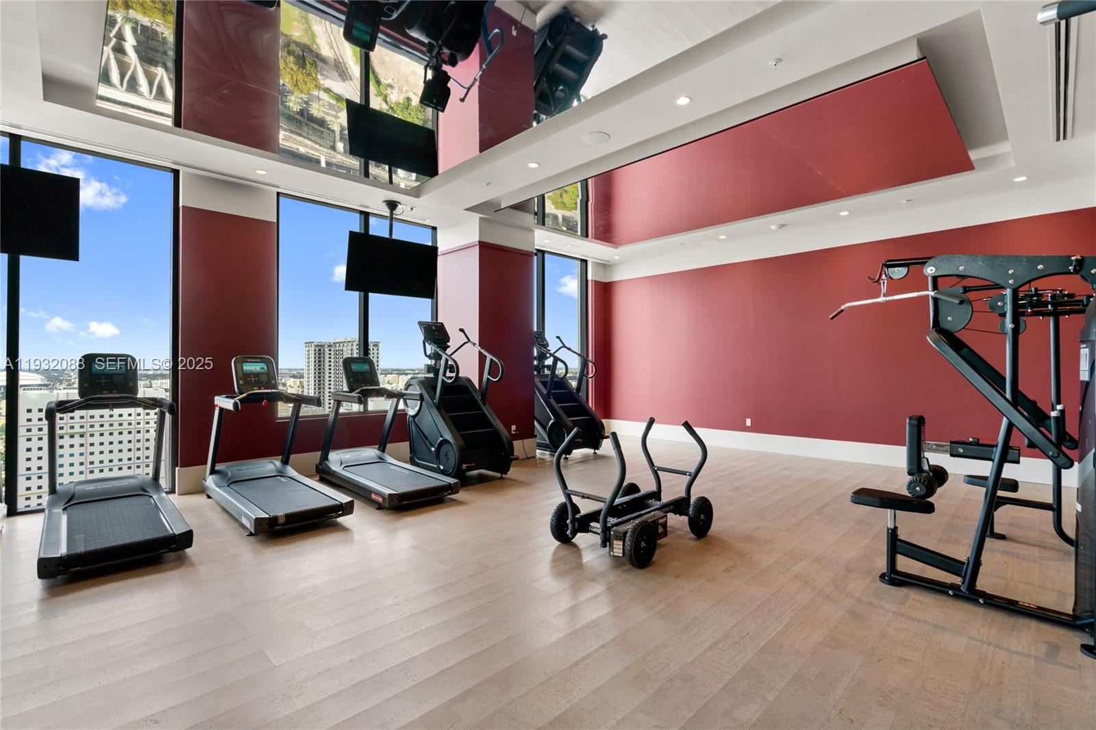 11 NE 6th St #2005 Miami, FL 33132