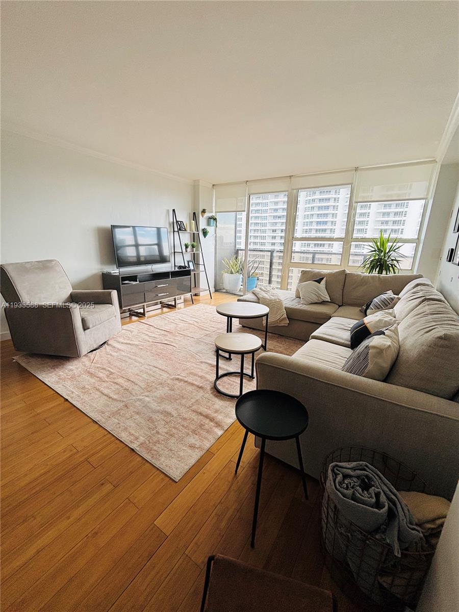 600 NE 36th St #1917