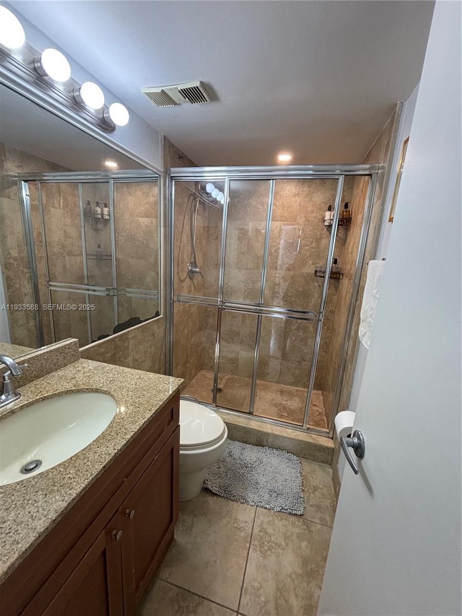 image Charter Club10